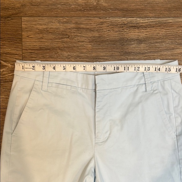 Vince Women's Size 8 Light Blue Cotton Bermuda Shorts 7" inseam / 10" rise EUC - Picture 7 of 9